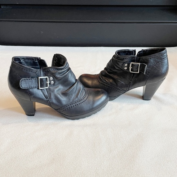 EUC Aldo Short Boots w/ Buckle Detail in Black Size 6 - Picture 3 of 9